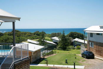 Caves Beachside Hotel - Sydney 4u 30