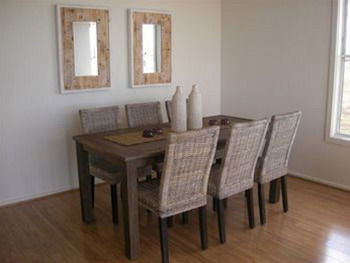 Caves Beachside Hotel - Sydney 4u 36
