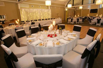 Caves Beachside Hotel - Sydney 4u 41