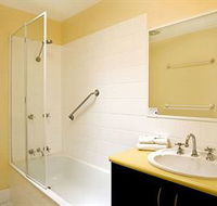 Beach Breakers Resort - Accommodation Sydney
