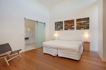 The Longhouse - Sydney 4u 1