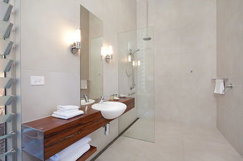 The Longhouse - Sydney 4u 5