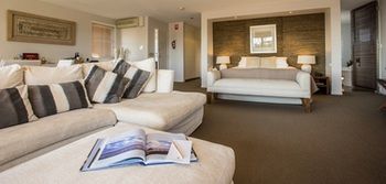 Bannisters By The Sea - Sydney 4u 26