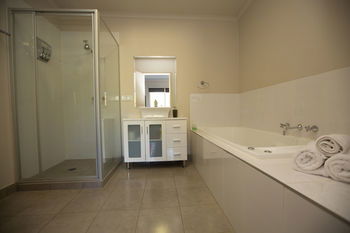 De'Vine Escape - Accommodation Sydney 11
