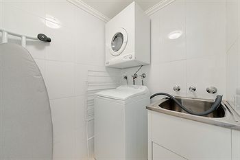 Wyndel Apartments - Herbert - Accommodation Sydney 3