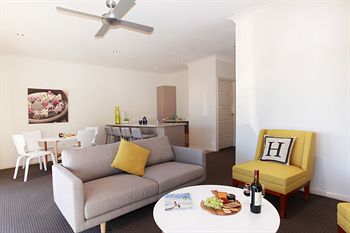 H Boutique Hotel - Accommodation Sydney 3