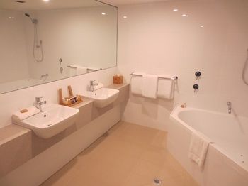 Dingley International Hotel - Sydney 4u 8