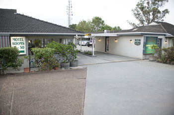 Colonial Terrace Motor Inn - Sydney Resort 12