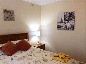 Australian Home Away @ Doncaster Grange Park - Accommodation Sydney 4
