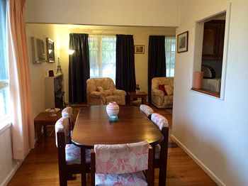 Australian Home Away @ Doncaster Grange Park - Accommodation Sydney 11