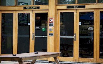 High Flyer Hotel - Sydney 4u 6