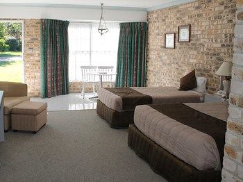 Airport Motel Sir Francis Drake - Accommodation Sydney 13
