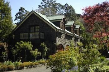 Mary Card's Coach House - Accommodation Sydney 4