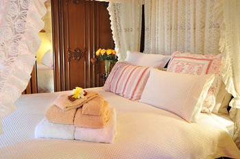 Mary Card's Coach House - Accommodation Sydney 7