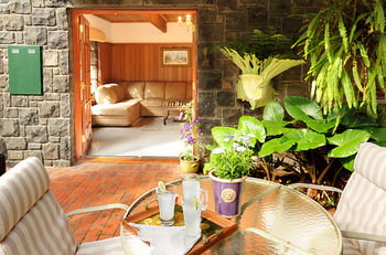 Mary Card's Coach House - Accommodation Sydney 13