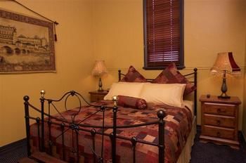Church House B&B Gundagai - Accommodation Sydney 5