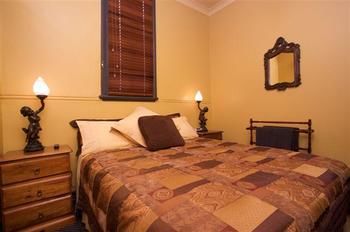 Church House B&B Gundagai - Accommodation Sydney 6