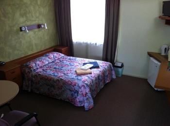 Bushmans Retreat Motor Inn - Accommodation Sydney 11
