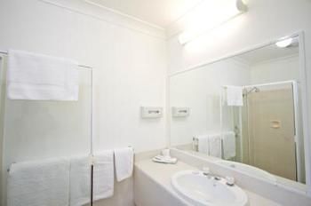 Branxton House Motel, Hunter Valley - Sydney 4u 3