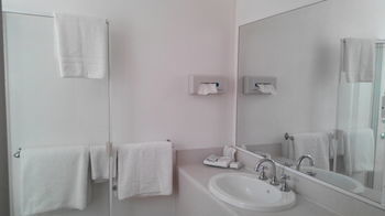 Branxton House Motel, Hunter Valley - Sydney 4u 10
