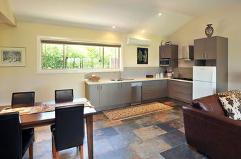 Langbrook Estate Cottages - Accommodation Sydney 10