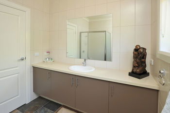 Langbrook Estate Cottages - Accommodation Sydney 13