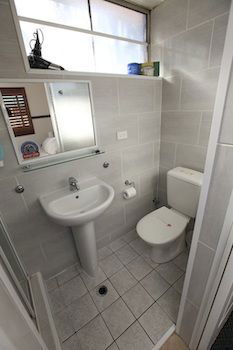 Across Country Motel And Serviced Apartments - Sydney 4u 3