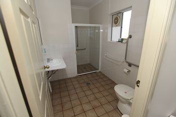 Across Country Motel And Serviced Apartments - Sydney 4u 5