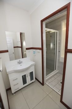 Across Country Motel And Serviced Apartments - Sydney 4u 6