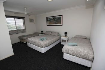 Across Country Motel And Serviced Apartments - Sydney 4u 11