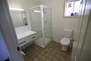 Across Country Motel And Serviced Apartments - Sydney 4u 12
