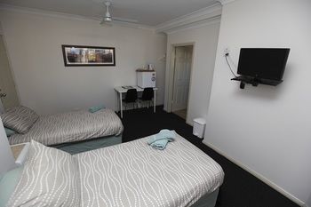 Across Country Motel And Serviced Apartments - Sydney 4u 16