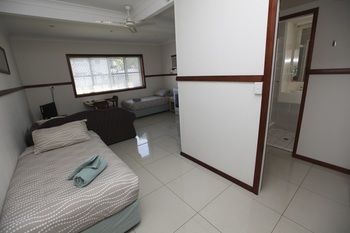 Across Country Motel And Serviced Apartments - Sydney 4u 21
