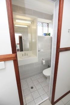 Across Country Motel And Serviced Apartments - Sydney 4u 22
