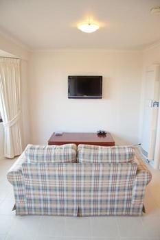 Yarra Glen Racecourse Apartments - Accommodation Sydney 3