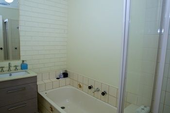 Yarra Glen Racecourse Apartments - Accommodation Sydney 13
