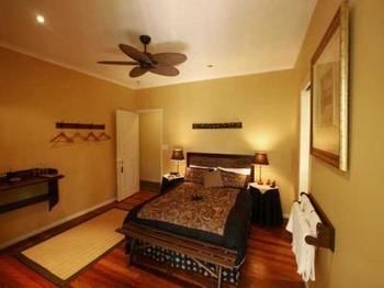 Noosa Country House - Sydney 4u 4