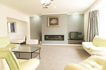 Hawthorn Holiday House - Accommodation Sydney 9