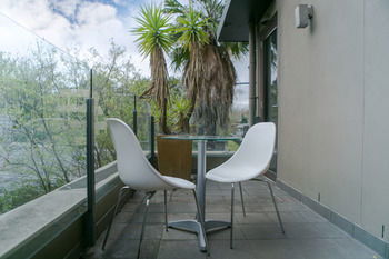 Comfy Kew Apartments - Accommodation Sydney 0
