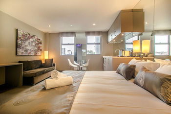 Comfy Kew Apartments - Accommodation Sydney 5
