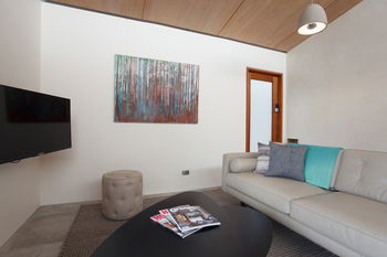 Studio 367 - Sydney 4u 17
