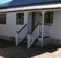 A Pine Cottage - Sydney 4u
