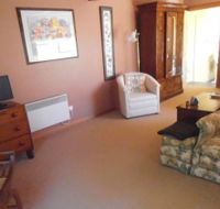 John and Eva Selles Studio Apartment - Sydney 4u