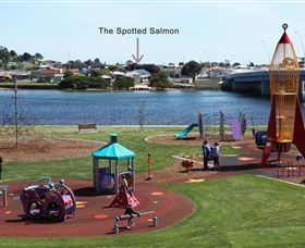 The Spotted Salmon Cottage - Sydney 4u 1