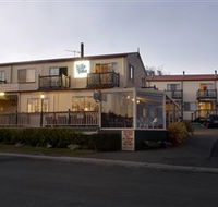 Amos House and Swansea Ocean Villas - Sydney 4u