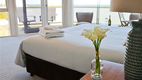 Whitesbeach Guesthouse - Sydney 4u 1