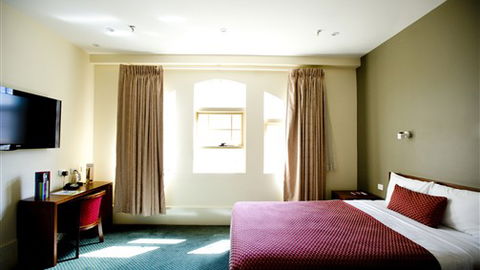 Ibis Styles Melbourne, The Victoria Hotel - Sydney 4u 1