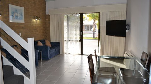 Lake Edge Resort - Accommodation Sydney 1