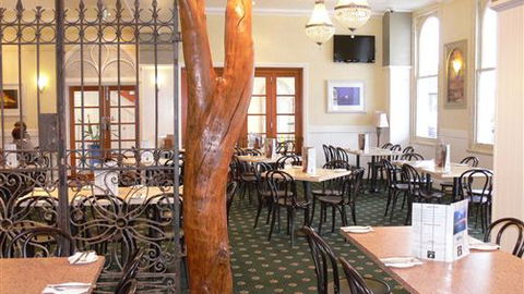 The Yarrawonga Hotel - Sydney 4u 4