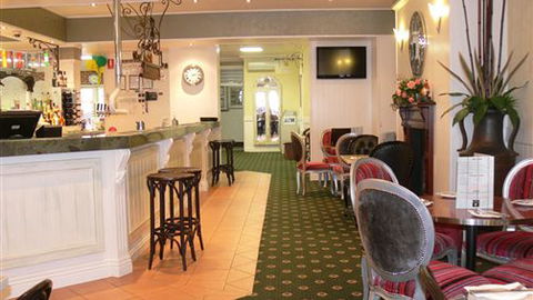 The Yarrawonga Hotel - Sydney 4u 6